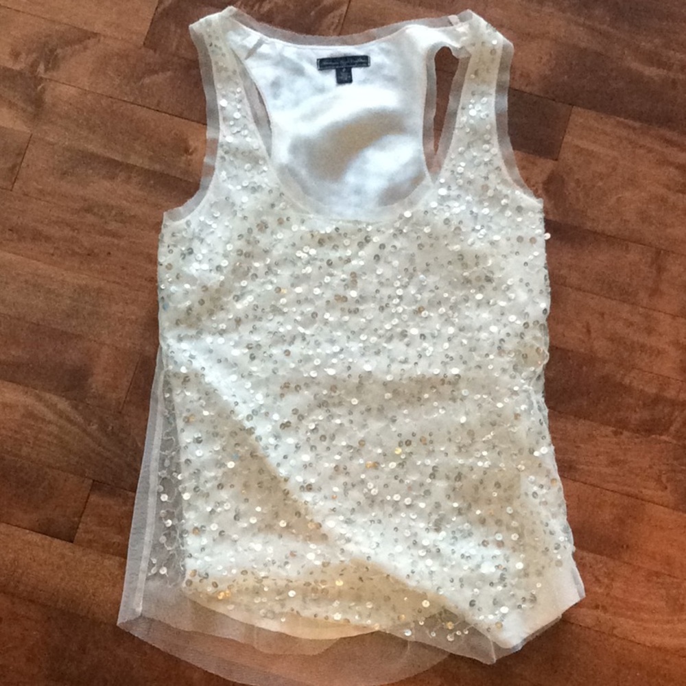 Sleeveless shirt